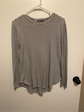 Cherish Black & White Striped Long Sleeve Tee — Classic Crew